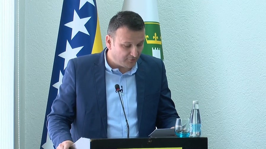 Vijećnik Naroda i pravde Emir Osmanbašić